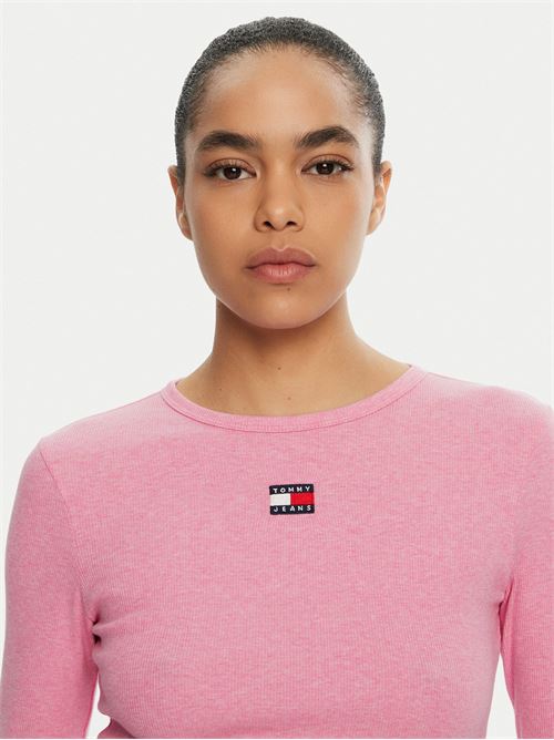 TJW SLIM LS BADGE TE TOMMY JEANS | DW0DW20178/TVW